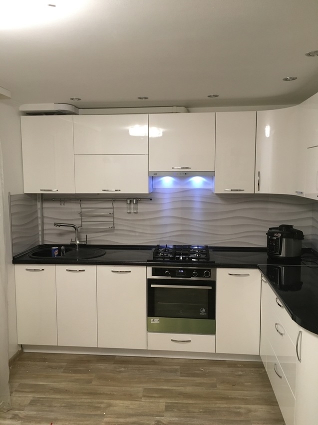Белый кухонный гарнитур-Кухня МДФ в эмали «Модель 472»-фото3