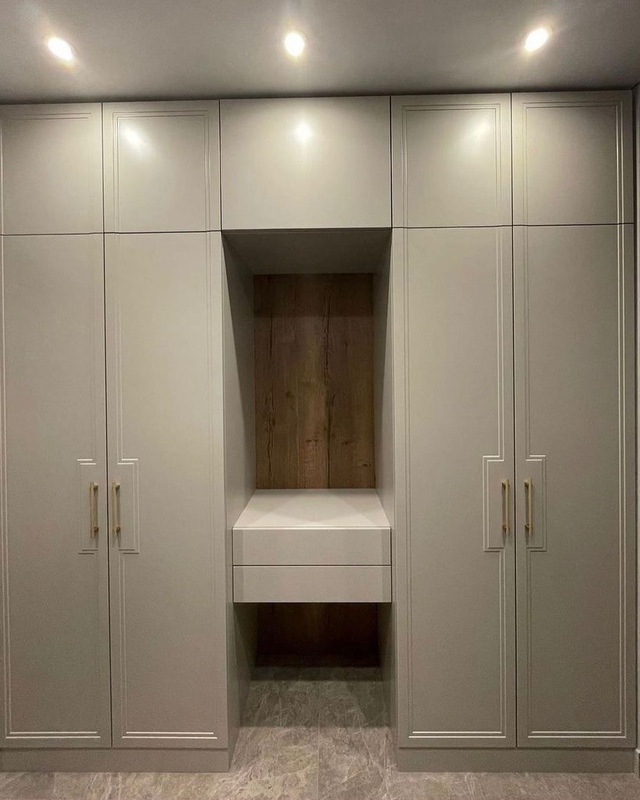 Встроенные распашные шкафы-Встроенный шкаф с распашными дверями «Модель 37»-фото1